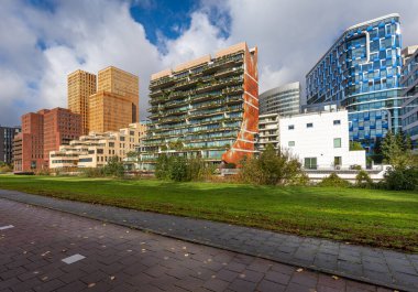 Amsterdam Zuidas şehri, Hollanda 'nın Amsterdam şehrinde hızla gelişen iş bölgesi.