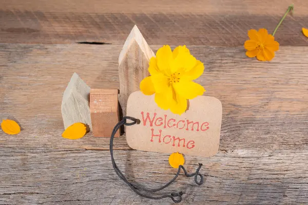 Willkommen Hause Banner Oder Zettel Mit Gelben Blumen Winzige Häuser — Stockfoto