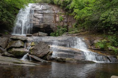 Grönland Creek Şelalesi, Pantertown Vadisi, Kuzey Carolina Toxaway Gölü yakınında..