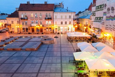 Polonya 'da küçük bir kasabanın güzel bir parçası.