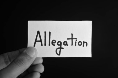 El ele tutuşma kağıdında 