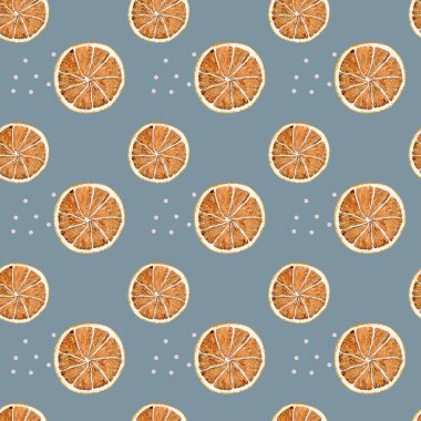 Mavi arka planda, kurumuş portakalların kusursuz desenleri var. Bir dilim kurutulmuş portakal.