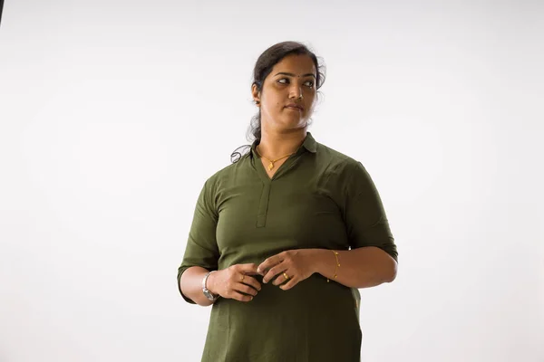 Porträt Einer Indischen Frau Stehende Pose Mit Verschiedenen Gesten Mit — Stockfoto