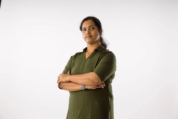 Porträtt Indisk Kvinna Stående Pose Visar Olika Gester Med Vit — Stockfoto