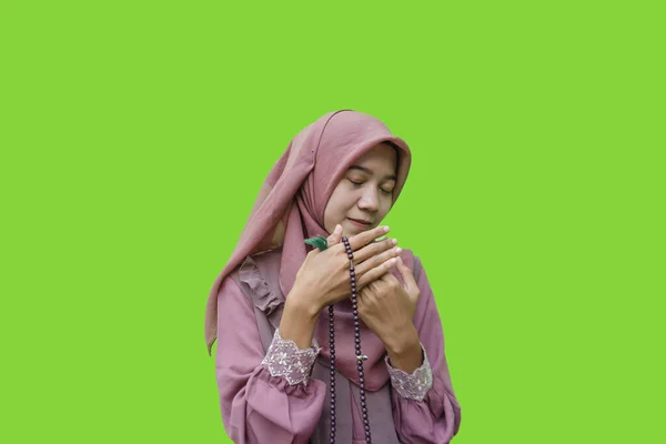 Schöne Asiatische Muslimische Frau Hijab Mit Gebetsperlen Der Hand Mit — Stockfoto