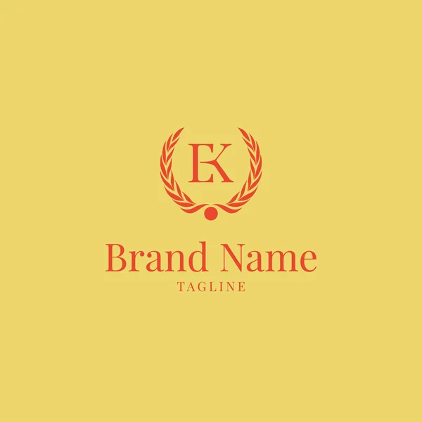 Buchstabe Initiale Mit Königlicher Logovorlage — Stockfoto