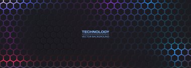 Karanlık yatay altıgen teknoloji soyut vektör arkaplanı. Fütürist modern teknolojinin geniş pankartıyla altıgen altında renkli parlak enerji parlamaları. Koyu renkli bal peteği vektör dokusu.