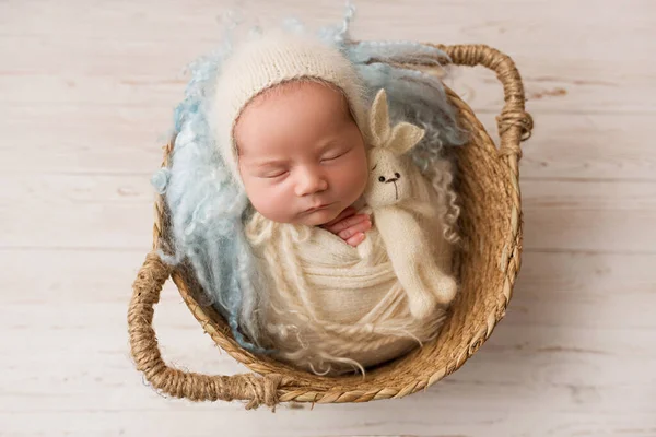 Top View Newborn Baby Girl Sleeping White Cape Blue Bandage — Stock Photo, Image