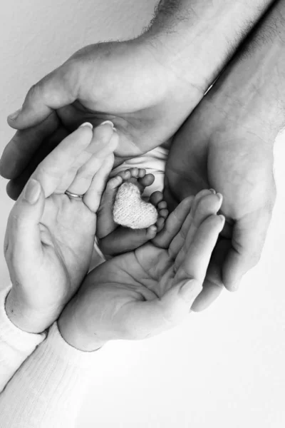 Childrens Leg Hands Mother Father Parents Feet Tiny Newborn Close — Stock Photo, Image