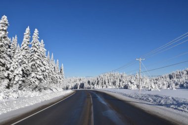 Kışın ıssız bir yol, Saint-Paul, Qubec, Kanada