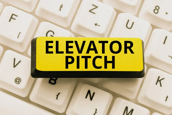 라디에이터피치 Elevator Pitch 표시된 텍스트 표지판 비즈니스 인포메이션 작성에 컴퓨터 — 스톡 사진