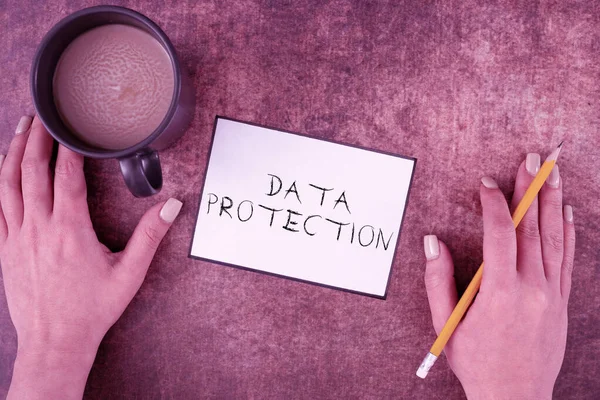 Texto Manuscrito Proteção Dados Foto Conceitual Protegendo Informações Longe Uma — Fotografia de Stock
