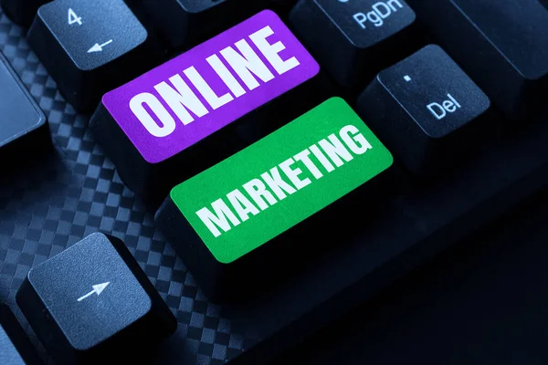 온라인 마케팅 Online Marketing 채널을 활용하여 메시지를 퍼뜨리는 비즈니스 방식이다 — 스톡 사진
