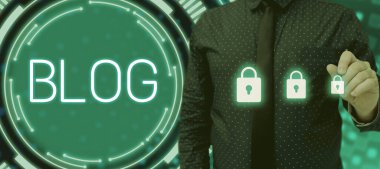 Metin Blogu sorusu yazılıyor, Önemli Verileri Korumak için Kalem Gösterme Sembolü Gösteren Kendiliğinden Katkıda Bulunan İşadamı 'nı içeren çözme tekniği üzerine Sözcük Yazılıyor.