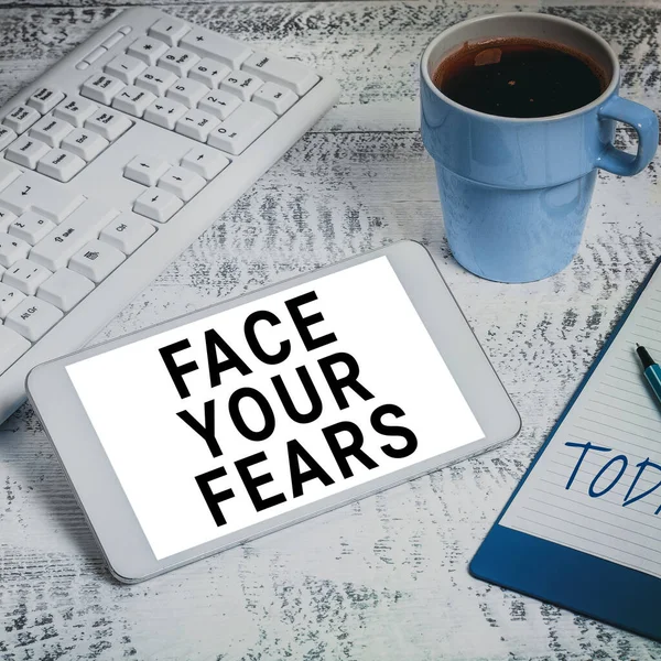 텍스트보여 Your Fears Business Approach Strong Confident Look Future Success — 스톡 사진