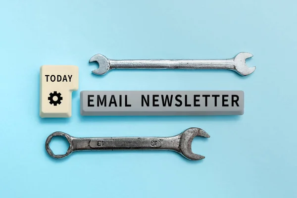 Email Newsletter 텍스트 Business Approach Giving Employees Information Success Editing — 스톡 사진