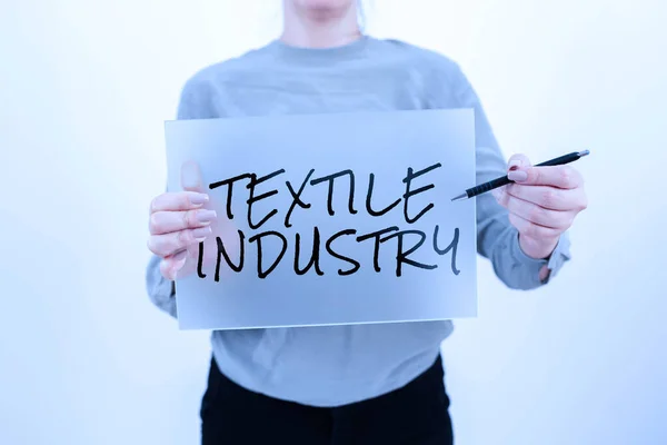 Escrevendo Exibindo Texto Indústria Têxtil Conceito Internet Mostrando Quem Promete — Fotografia de Stock