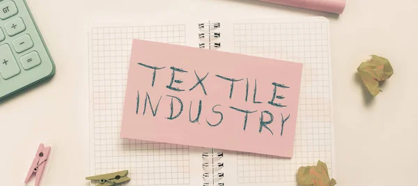 Sinal Escrita Mão Indústria Têxtil Foto Conceitual Mostrando Quem Promete — Fotografia de Stock
