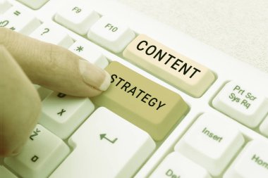 Kavramsal başlık İçerik Stratejisi, Alacaklıya ödeme yapanların iş genel değerlendirmesi anlaşma şartları gereğince Soyut Daktilo ve Ders Planları, Şarkı Sözlerini Yeniden Yazma