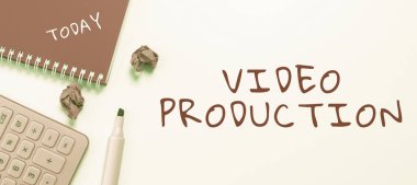 İlham kaynağı olan Video Üretimi, Konsept 'i gösteren metin, bilgisayarları kötü amaçlı yazılımdan korumak için tasarlanmış, farklı matematik problemlerini çözmek için tasarlanmış, Çoklu Sayısal Denklemler Hesaplanıyor