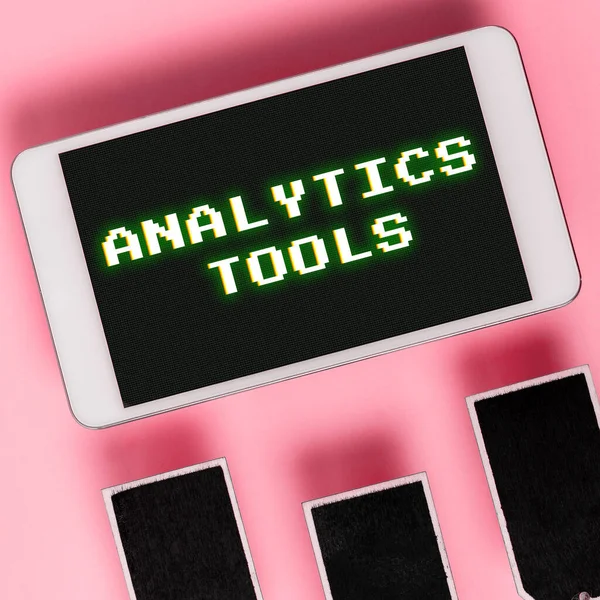 Text Zobrazující Inspiraci Analytics Tools Concept Znamená Vývojáři Dostávají Zaplaceno — Stock fotografie