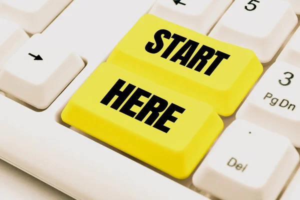 Пишучи Текст Start Here Бізнес Підхід Каже Комусь Початок Щоб — стокове фото