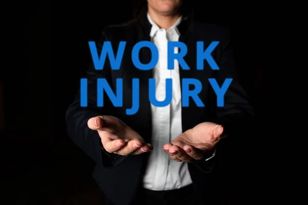 描述工伤 工伤中的商业观念 工作风险 不安全条件下的工伤事故 伤害和创伤的文字说明 — 图库照片