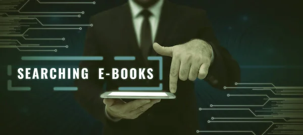 Books Arayan Kavramsal Görüntü Eğitim Materyalinin Elektronik Formunu Arayan Yaklaşımı — Stok fotoğraf