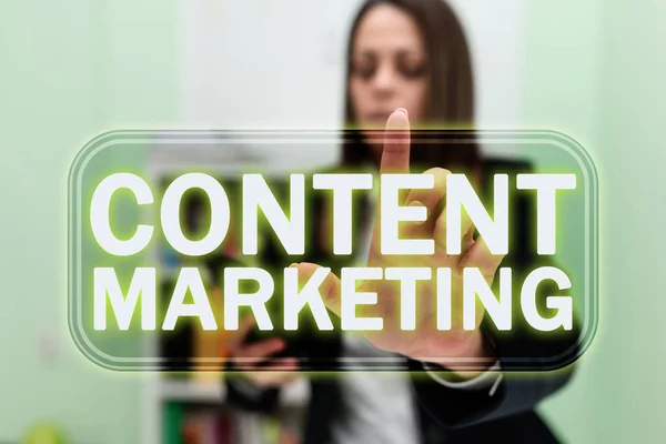 Podpis Koncepcyjny Content Marketing Koncepcja Biznesowa Obejmuje Tworzenie Udostępnianie Materiałów — Zdjęcie stockowe