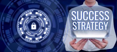 Başarı Stratejisi sunan metin başlığı, patronların şirketi yönetmesi için ihtiyaç duydukları rehberliği sağlayan kavramsal fotoğraf