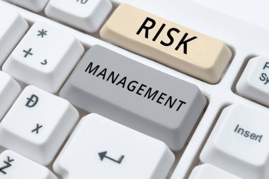 Risk Yönetimi kavramsal gösterim, konsept iş için gelecekteki tehditlerin değerlendirilmesi ve kontrol edilmesi anlamına gelir