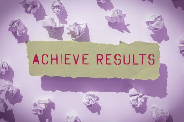 Achieve Sonuçlarını sunan metin başlığı, İşletme gösterimi listelenen her hedefi hedeflemek ve başarıyla gerçekleştirmek için