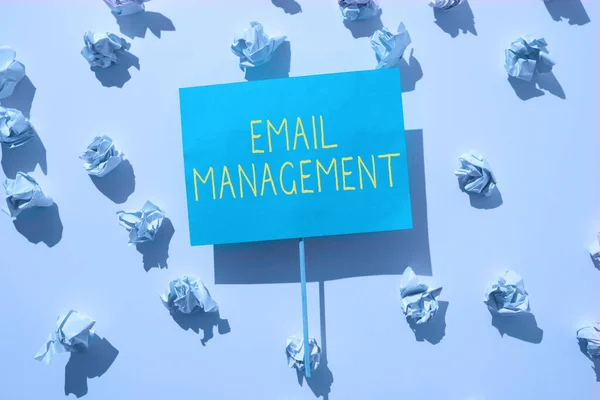 メール管理を示すテキストサイン メールプラクティスの効率を最大化するためのビジネス概要体系的な戦術 — ストック写真
