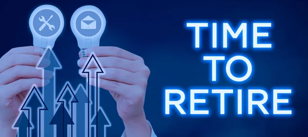 Texto Presentando Time Retire Internet Concept Cuenta Ahorros Bancarios Seguros —  Fotos de Stock
