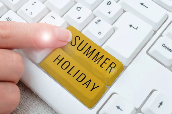 サインを示すインスピレーション夏休み リラクゼーションと楽しみのための夏のビジネスコンセプト特別な期間 — ストック写真