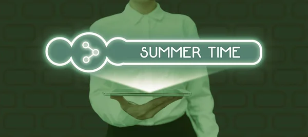 Zeichen Für Sommerzeit Business Präsentiert Die Heißeste Jahreszeit Des Jahres — Stockfoto