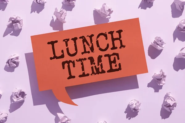 Text Skylt Som Visar Lunchtid Affärsidé Måltider Mitt Dagen Efter — Stockfoto