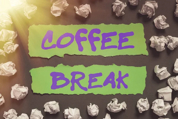아무런 도하지 커피를 마시도록 시간에 기록된 브레이크 — 스톡 사진