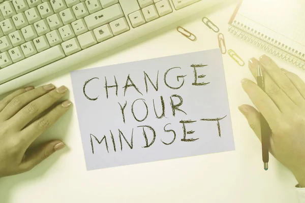 Sinal Escrita Mão Alterar Sua Mentalidade Conceito Negócio Desenvolvimento Pessoal — Fotografia de Stock