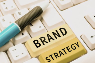 İlham veren Marka Stratejisini gösteren metin, iyi bir ürünün geliştirilmesi için uzun vadeli Kavramsal Fotoğraf Planı