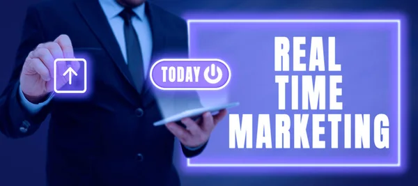 Sinal Escrita Mão Marketing Tempo Real Estratégia Negócios Conceito Internet — Fotografia de Stock