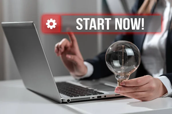 Концептуальный Заголовок Start Now Business Showcase Hesitate Begin Working Doing — стоковое фото