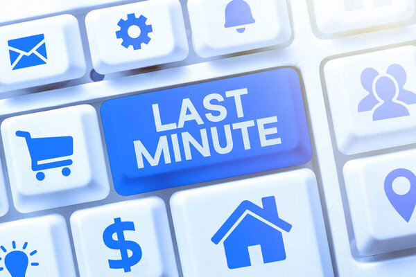 Почерк текста в последнюю минуту, бизнес-концепция сделано или происходит в самое позднее время перед событием