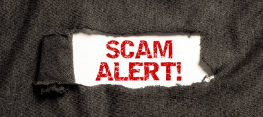 Scam Alert, Concept 'ı gösteren metin işareti birini entrika ya da dolandırıcılık ihbarı hakkında uyarmak anlamına geliyor.