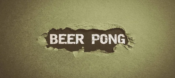 디스플레이 Beer Pong 맥주가 컵들이 게임으로 탁구를 던지거나 튀기거나 수있다 — 스톡 사진