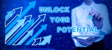 Potansiyelinizi Açın, Kavramınızı Açın anlamına gelen metin başlığı gelecekteki başarılara yol açabilecek yetenekleri serbest bırakın