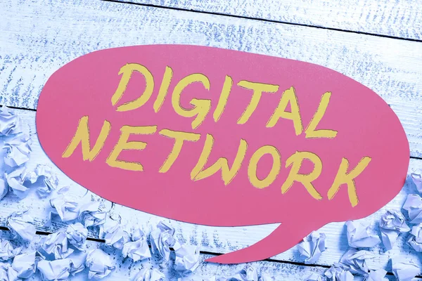 デジタルサイネージを示すインスピレーションデジタルネットワーク デジタルスイッチングと伝送を組み込んだビジネスコンセプトネットワーク — ストック写真