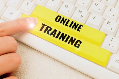 Çevrimiçi Eğitim, İş Genel Görünümü Bilgisayar tabanlı eğitim mesafesi veya elektronik öğrenimi gösteren metin işareti