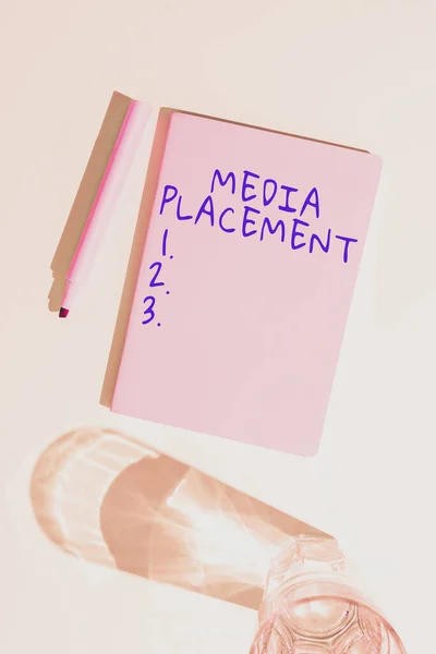 Tekst Pokazujący Inspirację Media Placement Przegląd Biznesowy Sposobu Umieszczania Wiadomości — Zdjęcie stockowe