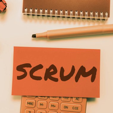 Scrum, Kavram anlamına gelen el yazısını oyunun yazılı karakterlerinden farklı olarak gösteren ilham kaynağı